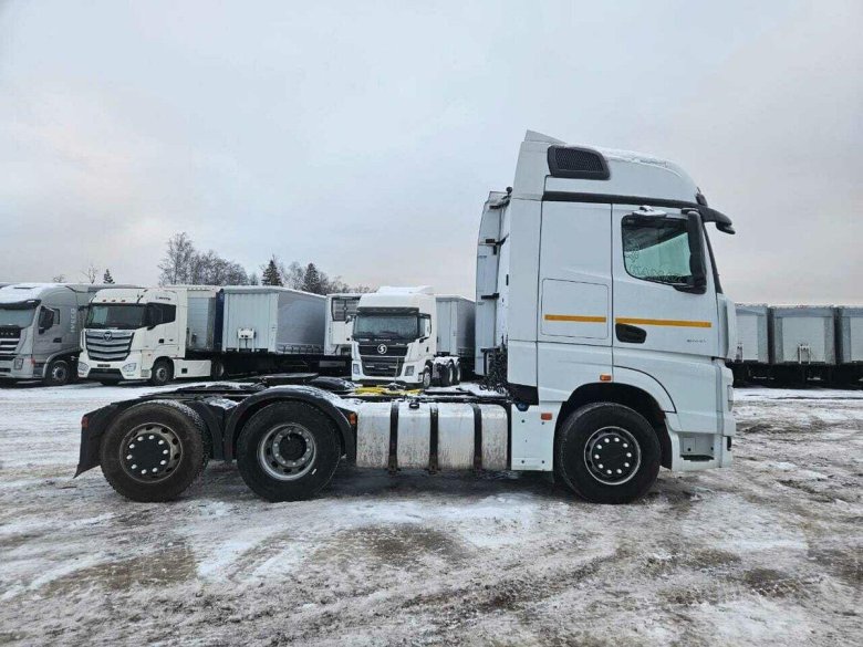 Седельный тягач камаз