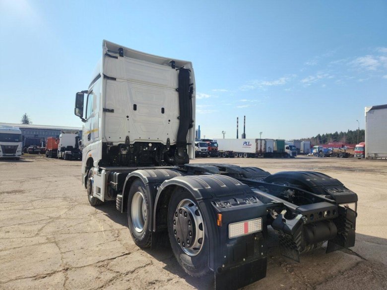 Седельный тягач камаз 54901