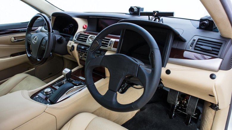 Машина с двумя рулями