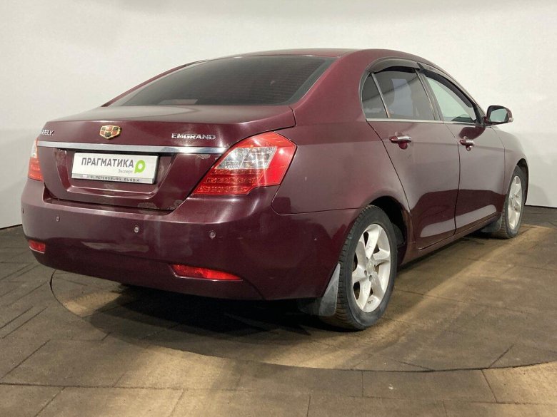 Geely Emgrand коричневая