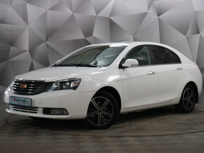 Geely Emgrand белый