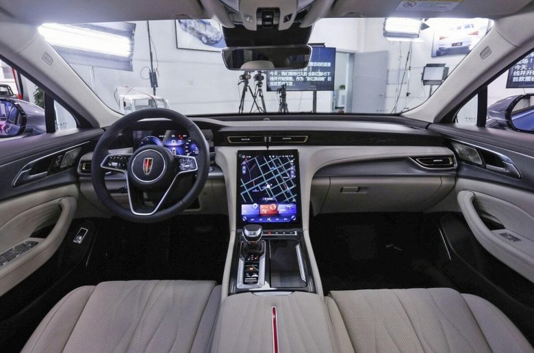 Китайский седан Hongqi h5