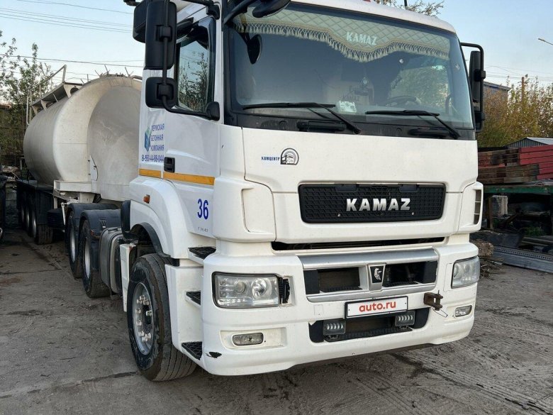 Седельный тягач камаз
