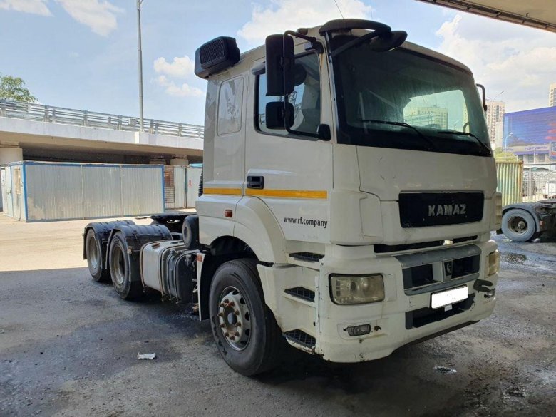 Седельный тягач камаз