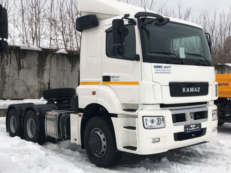 Тягач КАМАЗ 65206