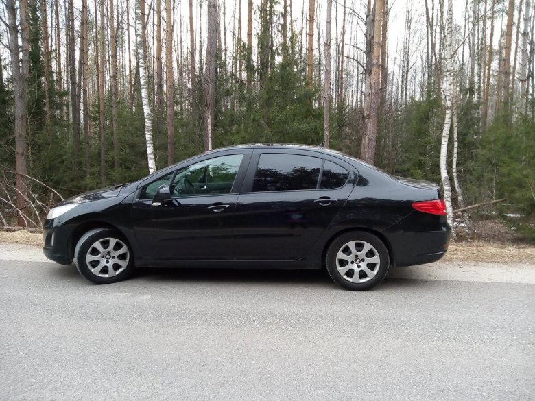 Пежо 408 седан черный