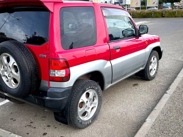 Mitsubishi pajero mini 1998