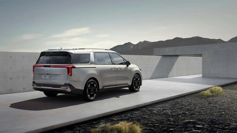 Киа Карнивал 2023 новый