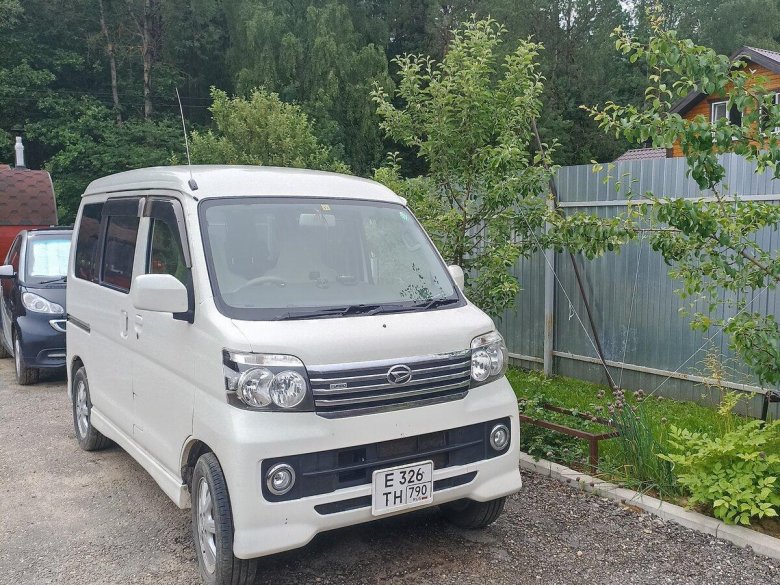 Автомобиль дайхатсу