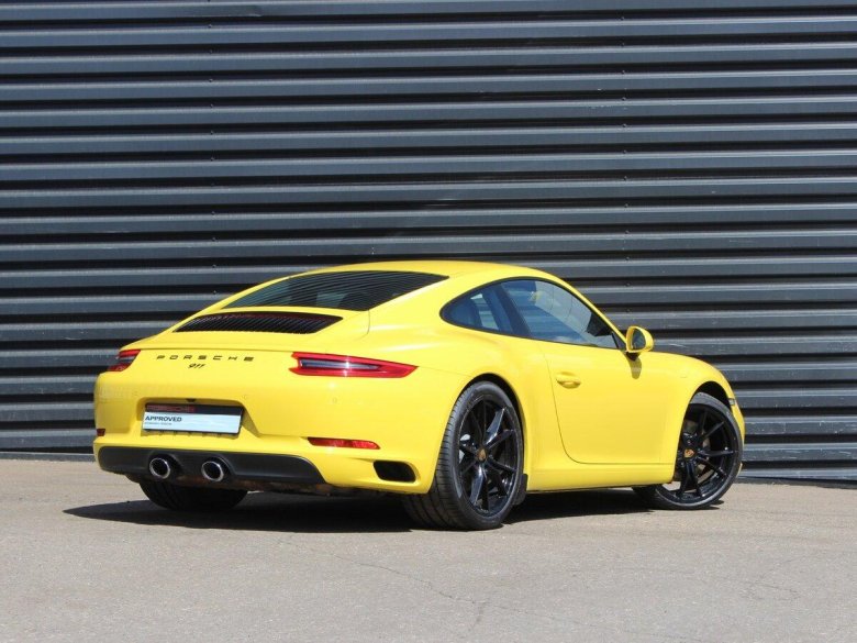 Porsche Carrera 911 желтый