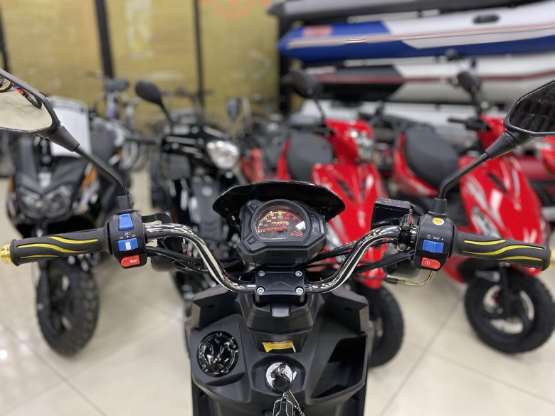 Мопед Визард красный