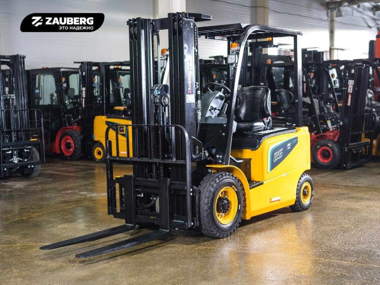 Электрический вилочный погрузчик