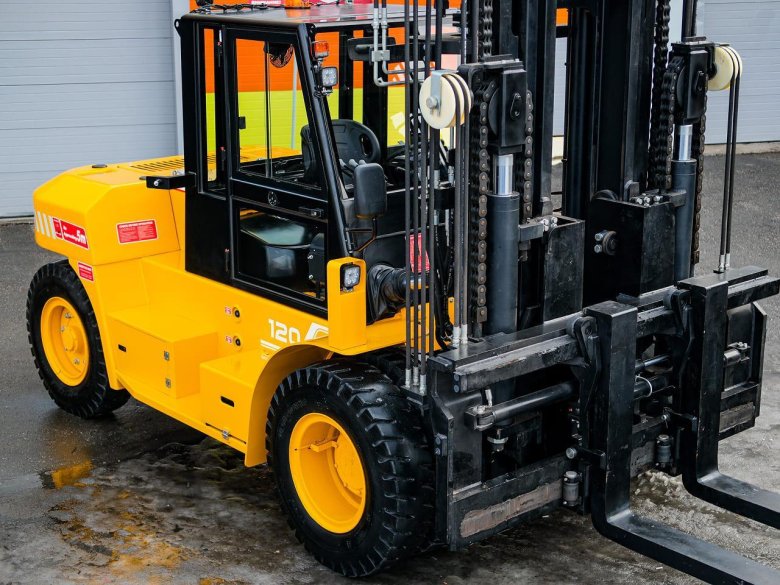 Вилочный автопогрузчик