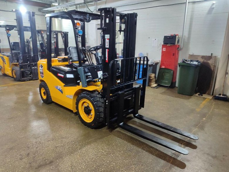 Вилочный автопогрузчик