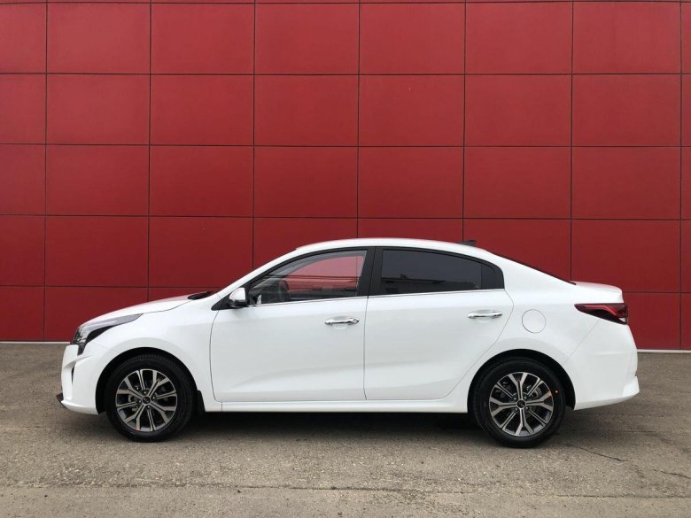 Kia Rio 2021 белый