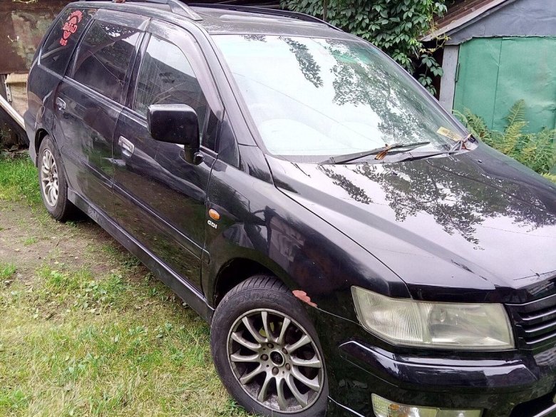 Мицубиси Шариот 1999