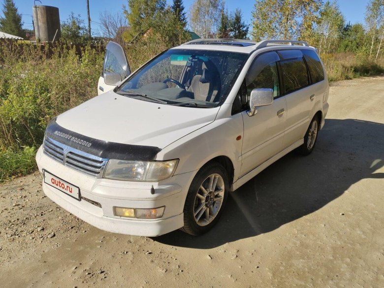 Мицубиси шариот грандис 1998