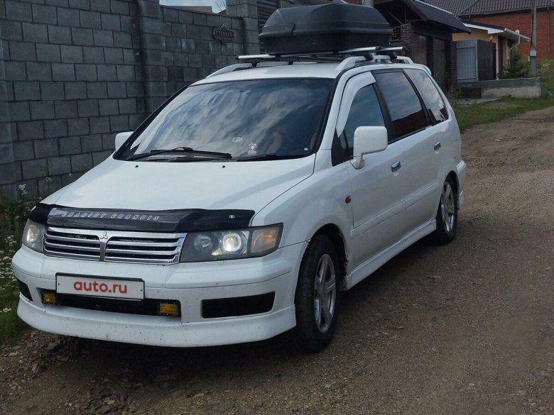 Мицубиси шариот грандис 1999