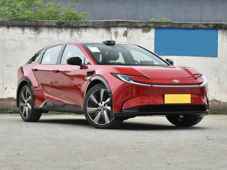 Toyota внедорожник