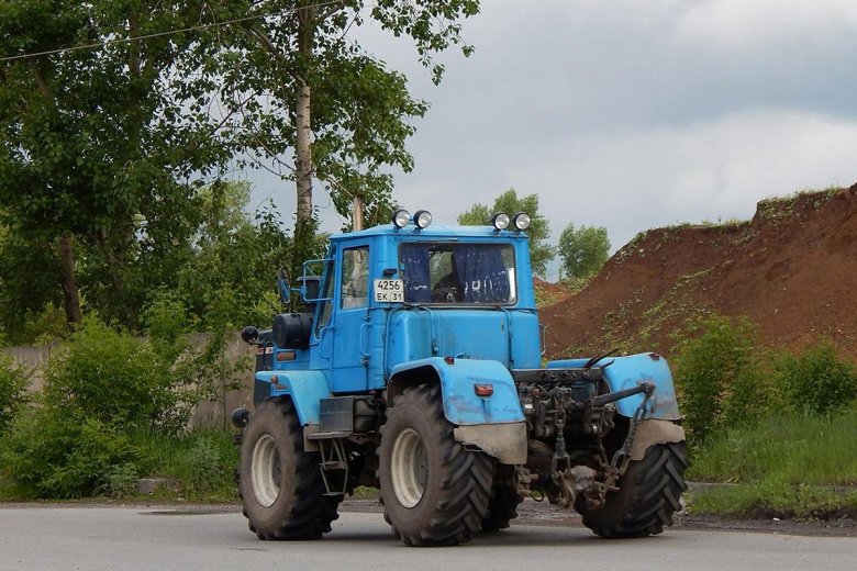 Трактор ХТЗ-17221