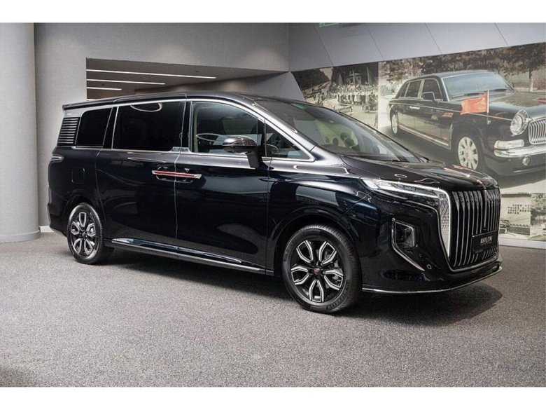 Черный минивэн