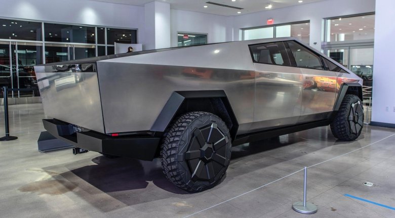 Тесла гипер трак