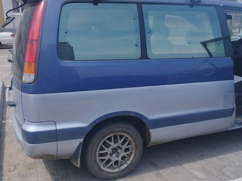 Ниссан серена 1993 года