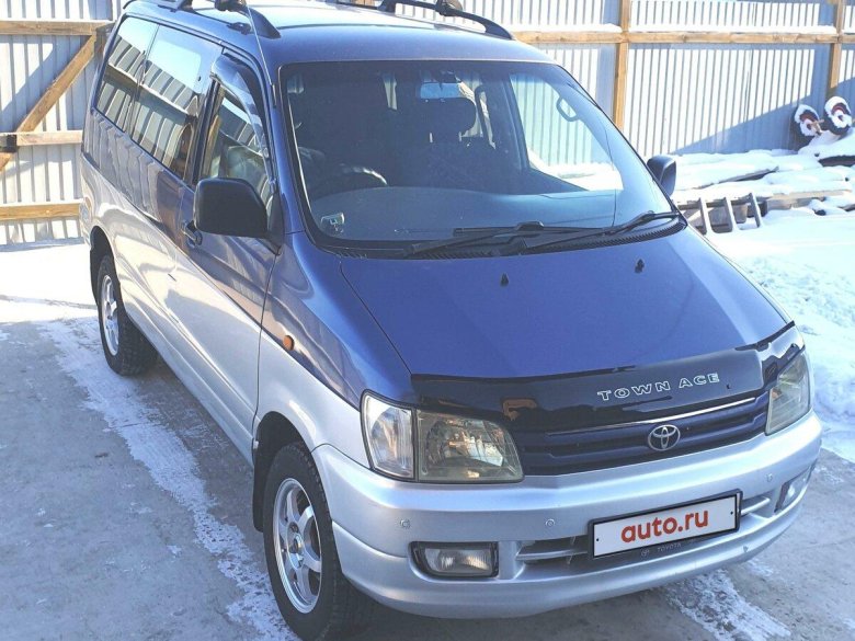 Тойота таун айс ноах