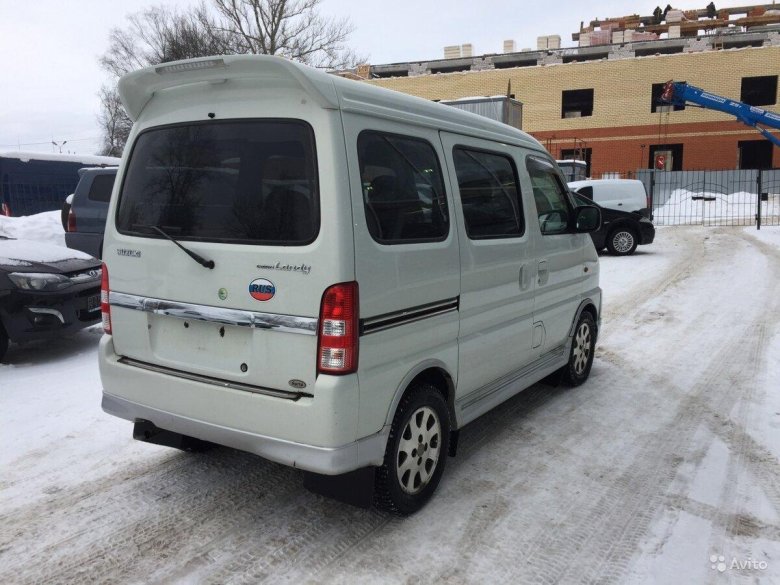 Сузуки Эвери Ленди