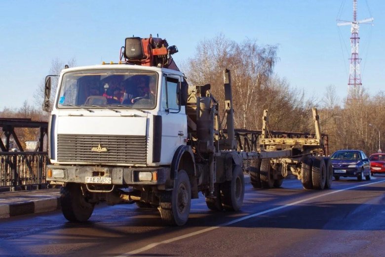 Маз лесовоз