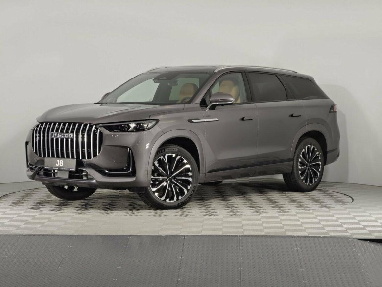 Серый внедорожник