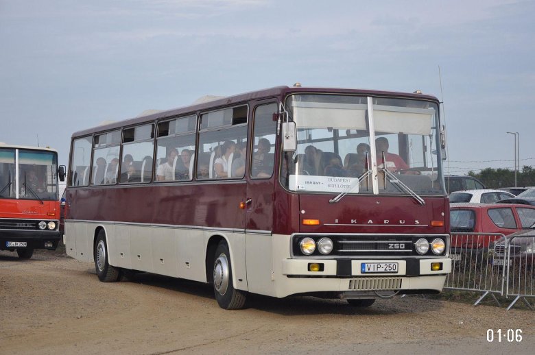 Ikarus 250