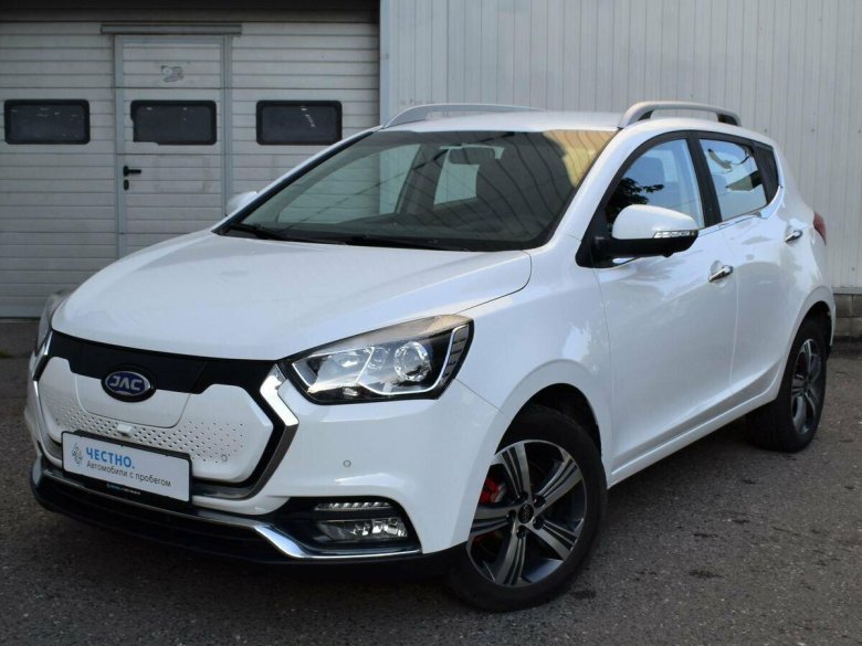 Машина JAC iev7s