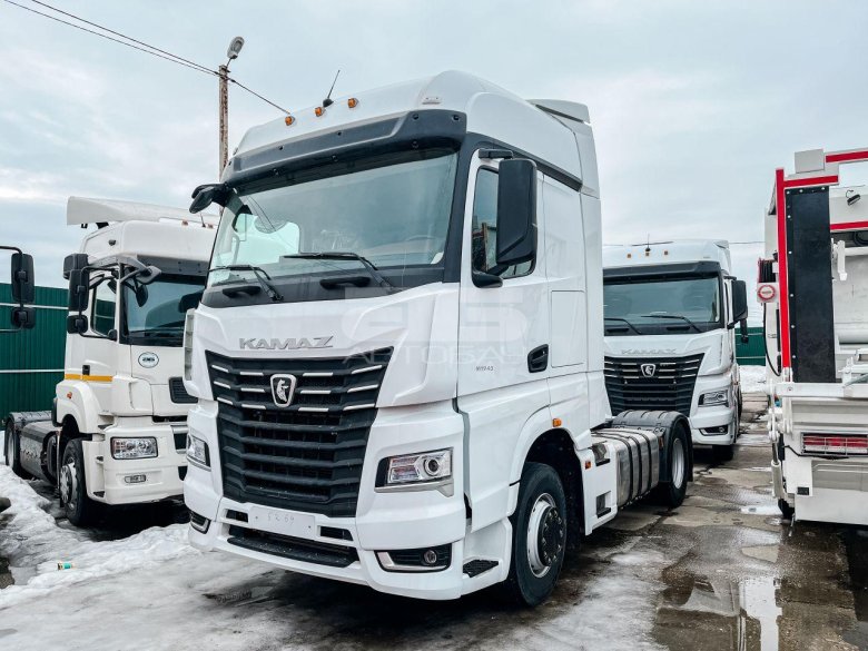 Седельный тягач камаз 54901