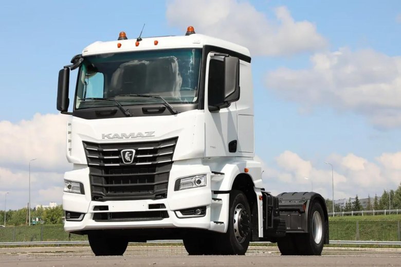 Новый камаз тягач