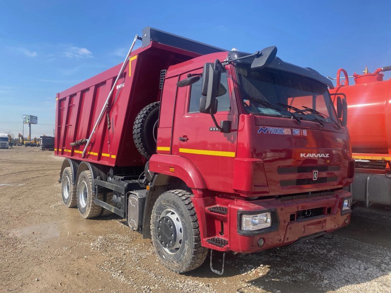 Новый камаз самосвал