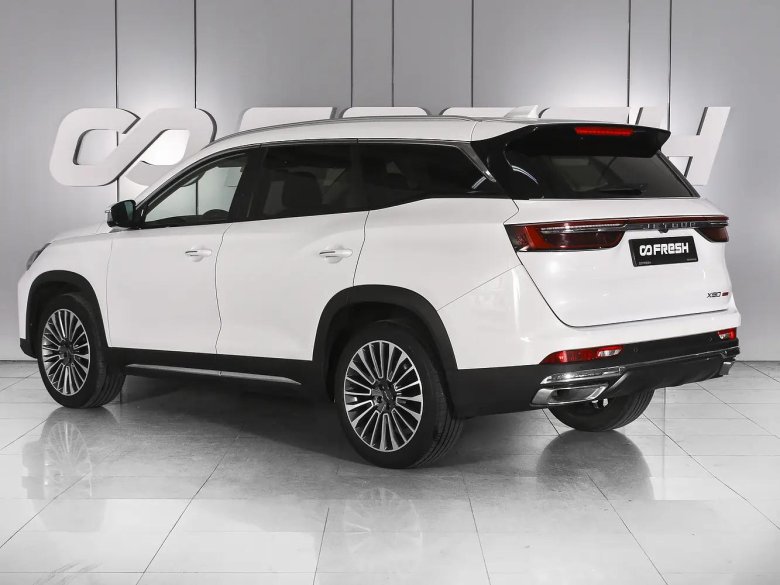 Jetour x 90 plus 2023