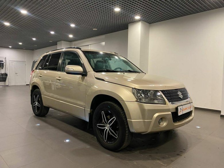 Suzuki grand vitara 2011