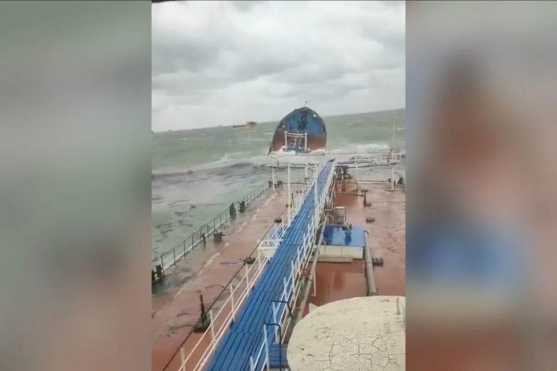 Танкер в керченском проливе