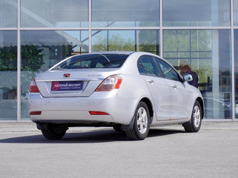 Джили эмгранд ec 7