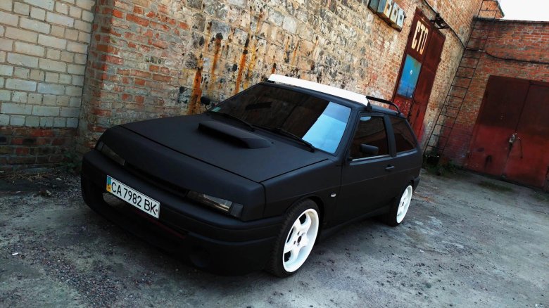 ВАЗ 2108 черная