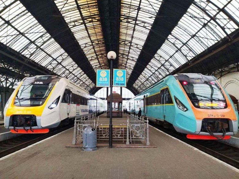 Дизель поезд