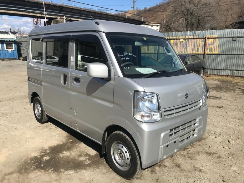 Сузуки Эвери 2020