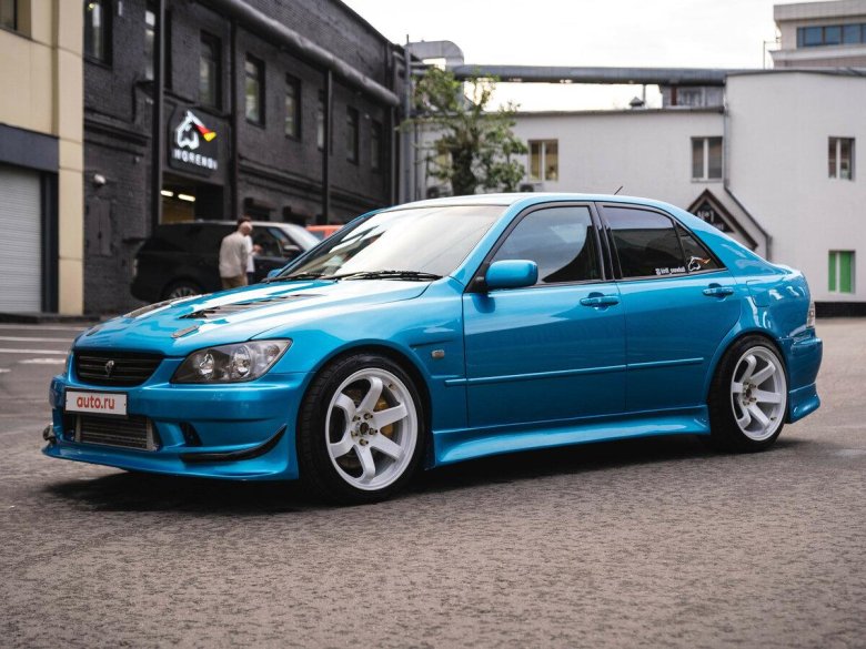 Тойота альтеза