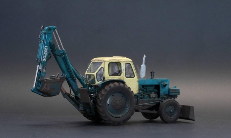 Трактор ЭО 2621