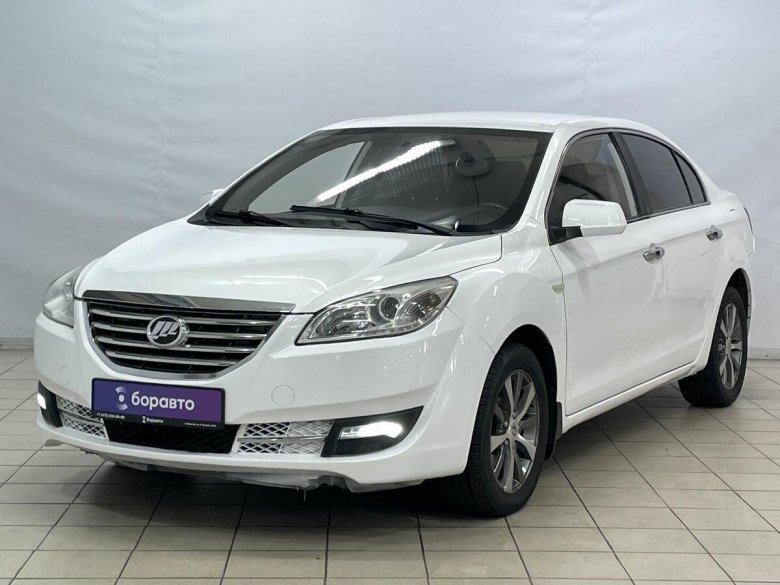 Машина белый Лифан Себриум