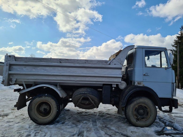 Самосвал маз 555102