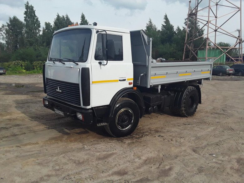 МАЗ 5551 тягач