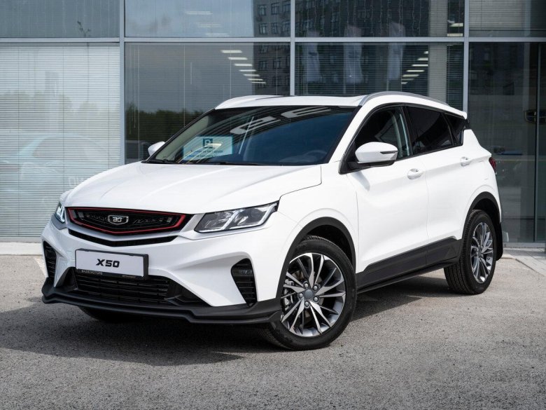 Geely coolray белая