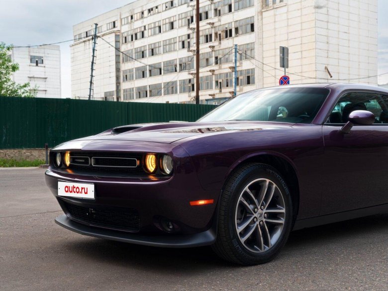 Dodge challenger автомобиль
